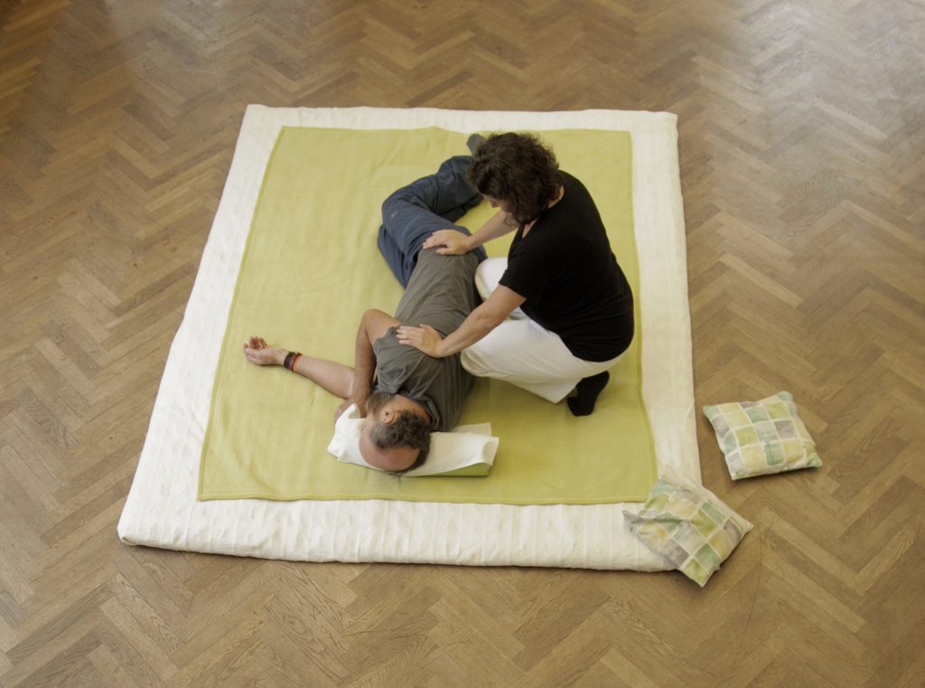 Shiatsu bei Rückenschmerzen: Der ganzheitliche Weg zu innerer Balance und Entlastung